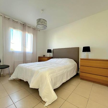 Logement Thermale Et De Tourisme Les Acacias 2 Jonzac Eksteriør billede
