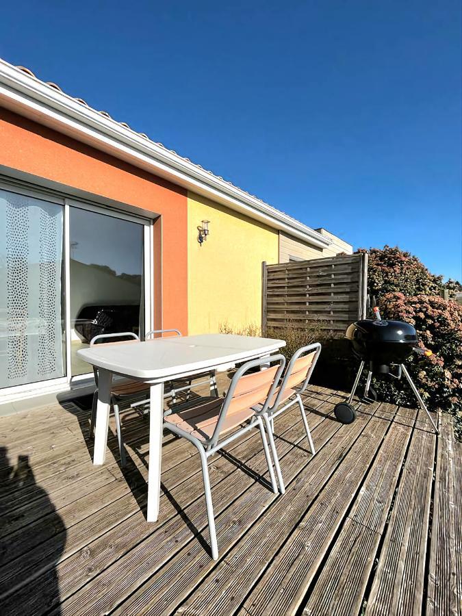 Logement Thermale Et De Tourisme Les Acacias 2 Jonzac Eksteriør billede